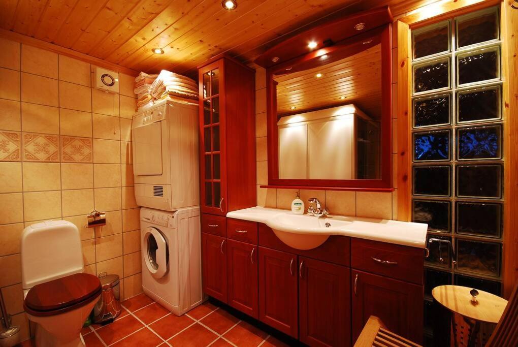Rorbu With Sauna And Steam. * Henningsvær